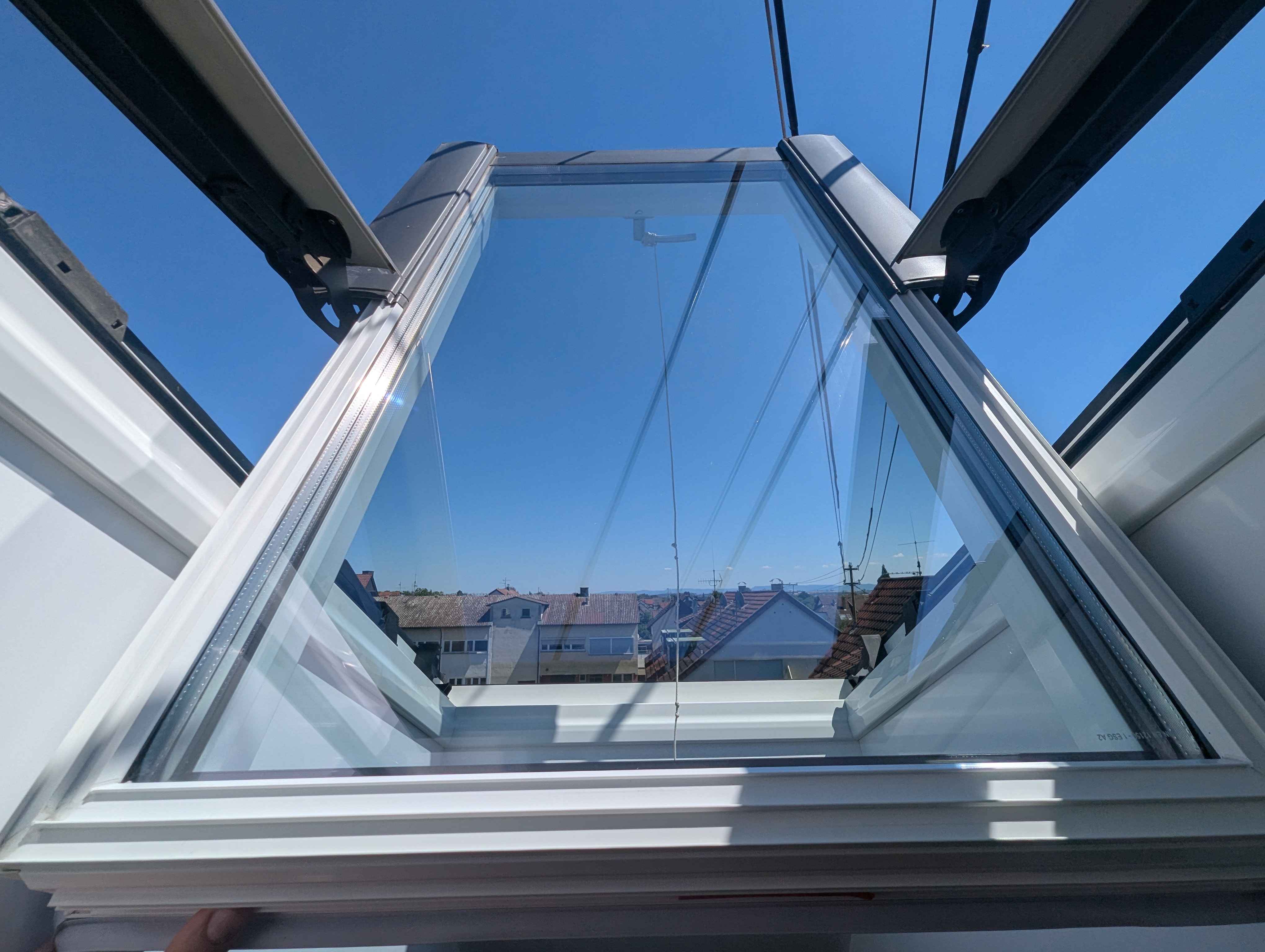 Dachfenster in Leinfelden-Echterdingen nach der Reinigung — klar und sauber